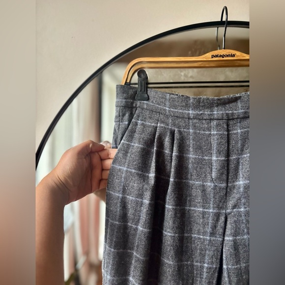 ARITZIA BABATON | cropped wool cohen pant | size 6 - Picture 4 of 5